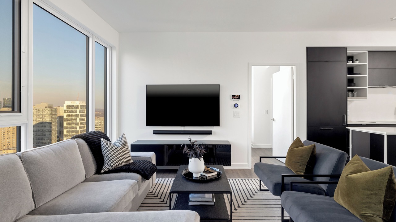 Photo of Livingroom in Bay Street Corridor