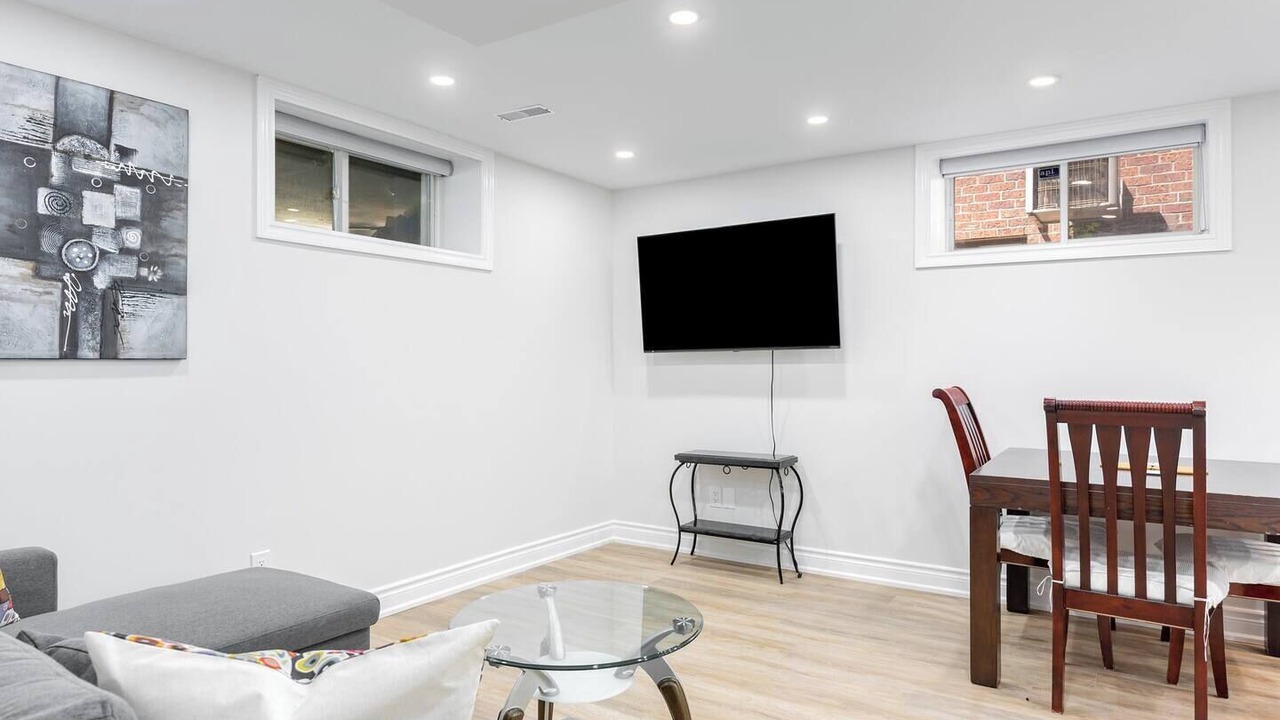 Photo of Livingroom in Richmond Hill