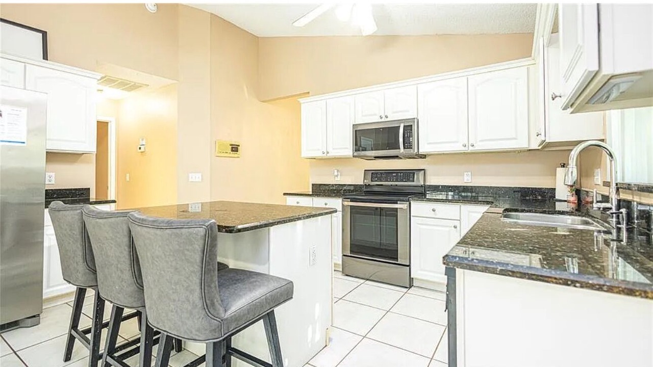 Photo of Kitchen in Lake Davenport Estates