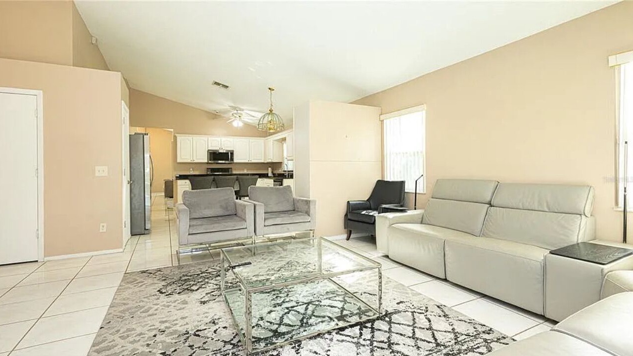 Photo of Livingroom in Lake Davenport Estates