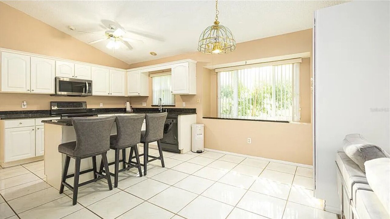 Photo of Kitchen in Lake Davenport Estates