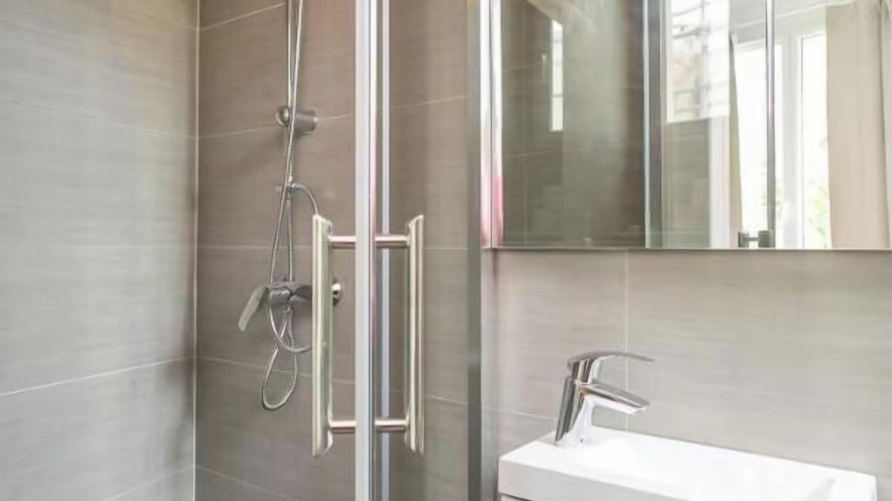 Photo of Bathroom in Notre-Dame-des-Champs