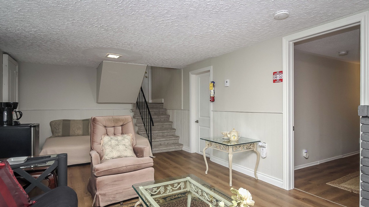 Photo of Livingroom in Wasaga Beach