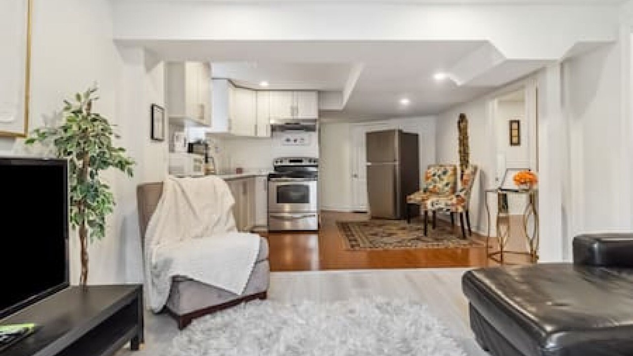 Photo of Livingroom in Churchill Meadows