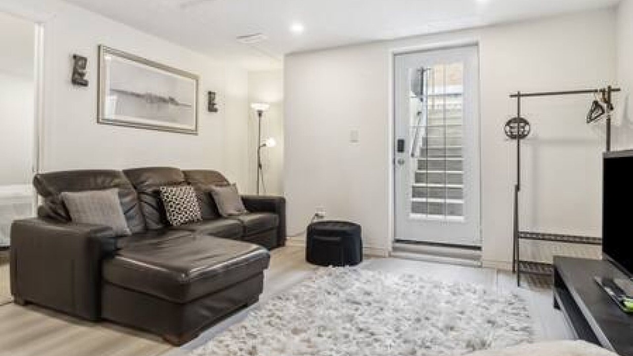 Photo of Livingroom in Churchill Meadows