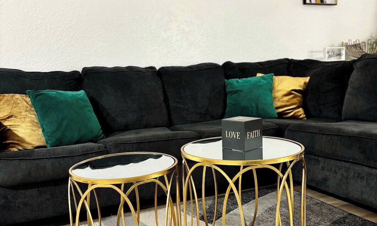 Photo of Livingroom in Oak Ridge