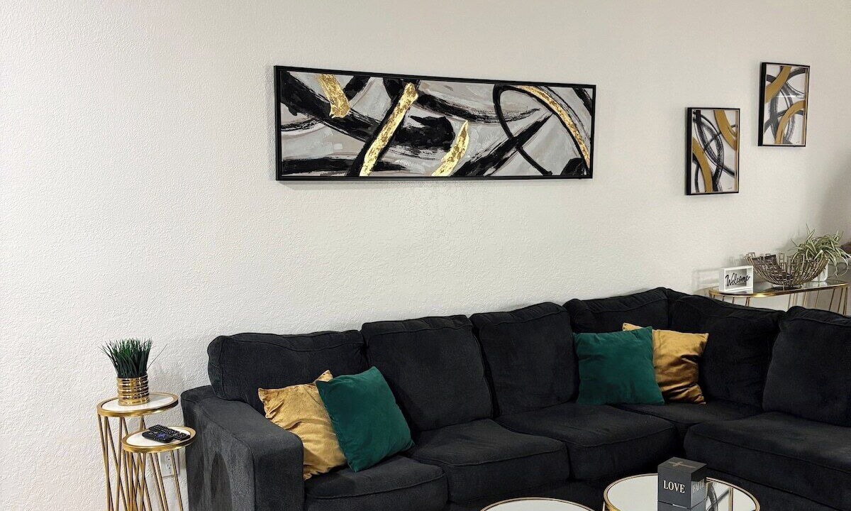 Photo of Livingroom in Oak Ridge