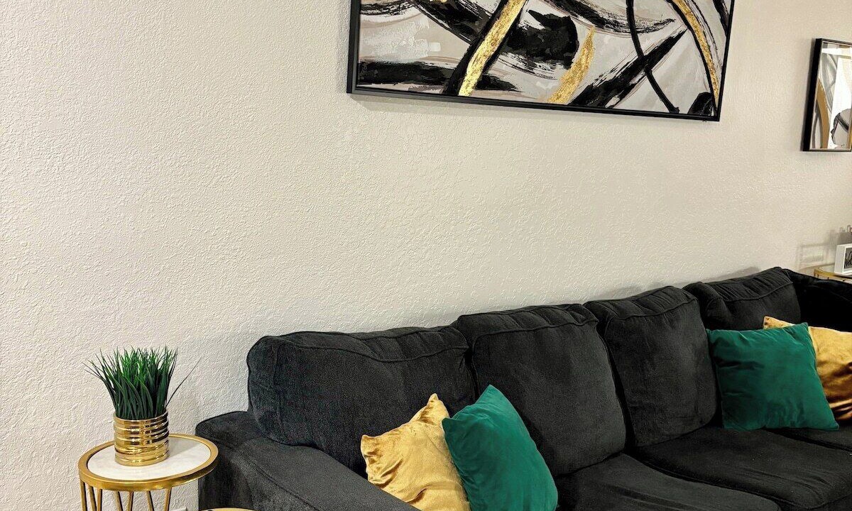 Photo of Livingroom in Oak Ridge