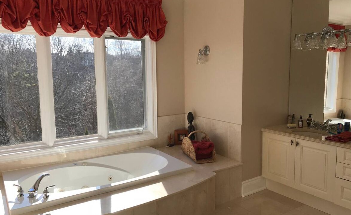 Photo of Bathroom in Governor's Bridge