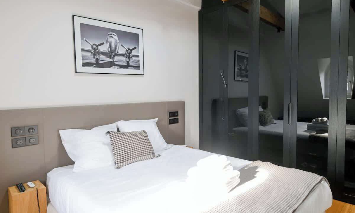 Photo of Bedroom in Champs-Elysees