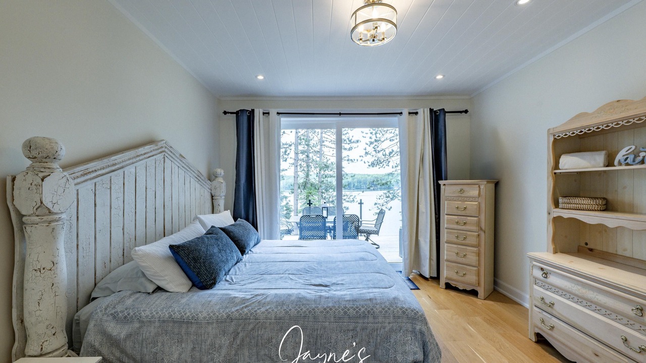 Photo of Bedroom in Lake of Bays