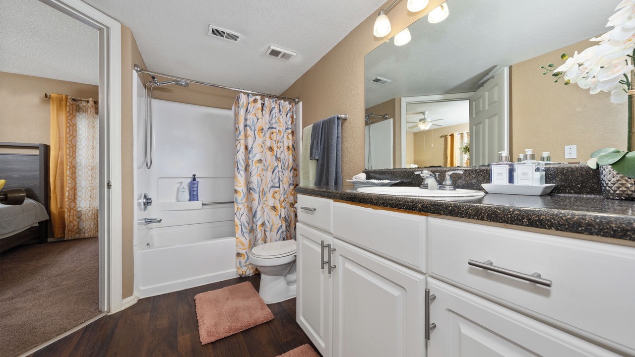 Photo of Bathroom in Park Central
