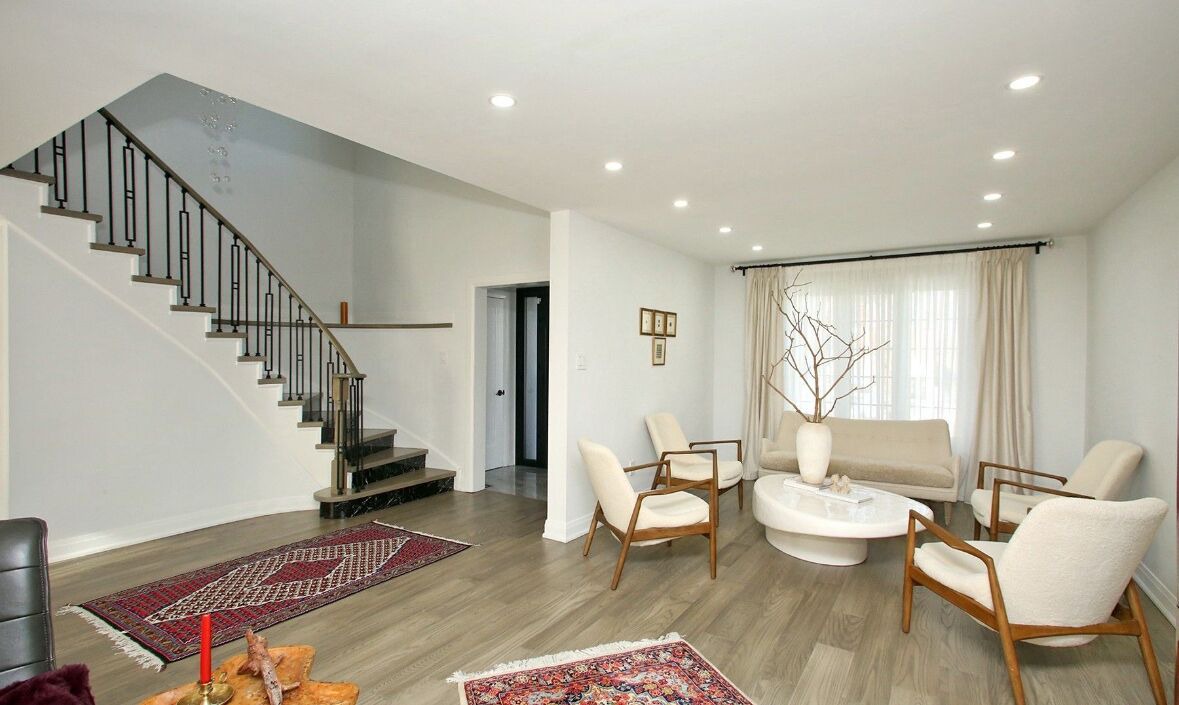 Photo of Livingroom in Aurora