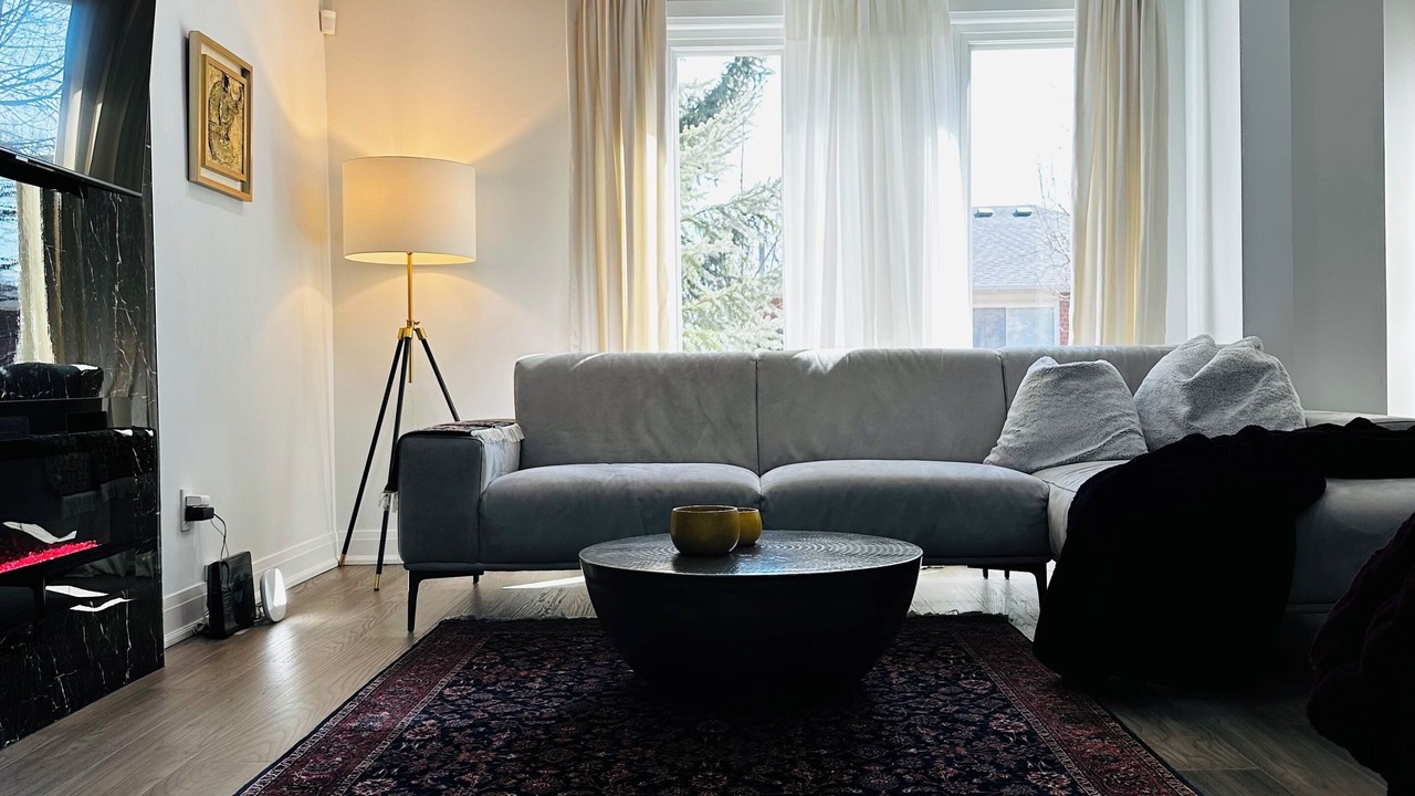 Photo of Livingroom in Aurora