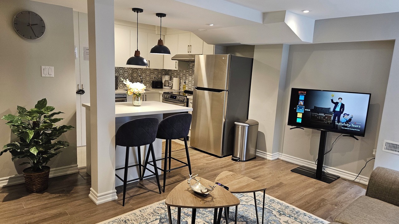 Photo of Livingroom in East Credit