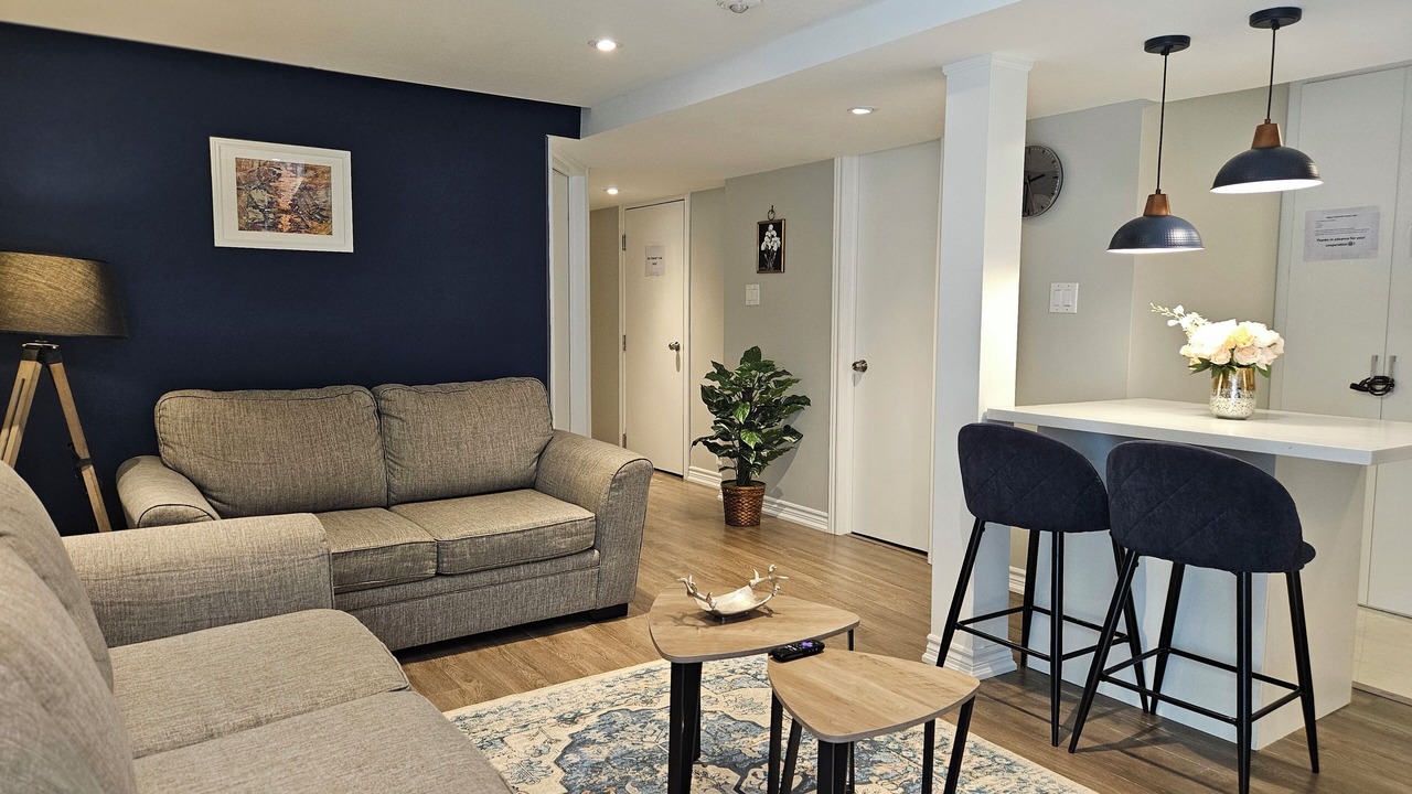 Photo of Livingroom in East Credit