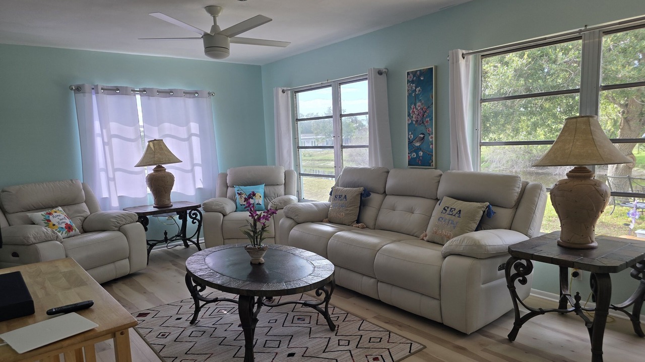 Photo of Livingroom in Oakland Hills