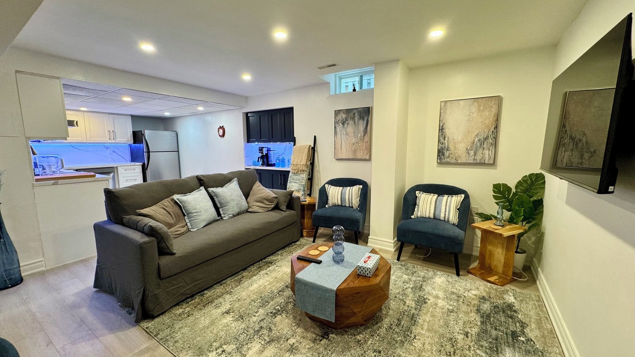 Photo of Livingroom in Erin Mills