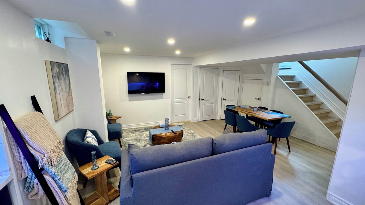 Photo of Livingroom in Erin Mills