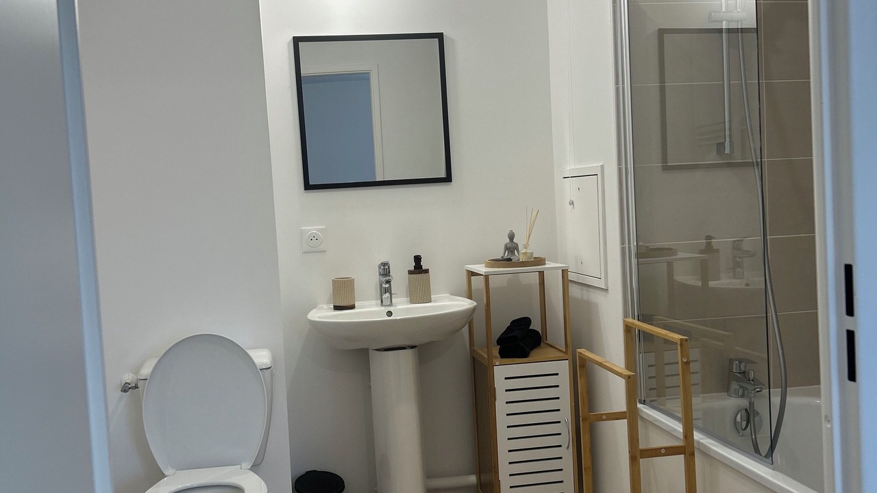 Photo of Bathroom in Le Blanc-Mesnil