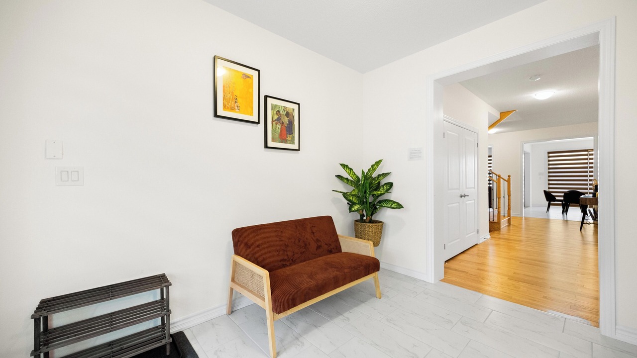 Photo of Livingroom in Wasaga Beach