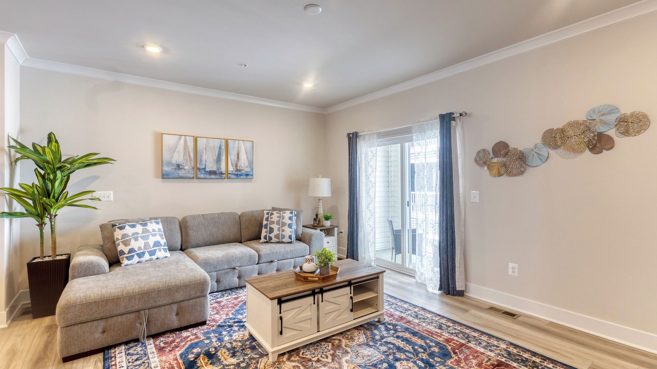 Photo of Livingroom in Caine Woods