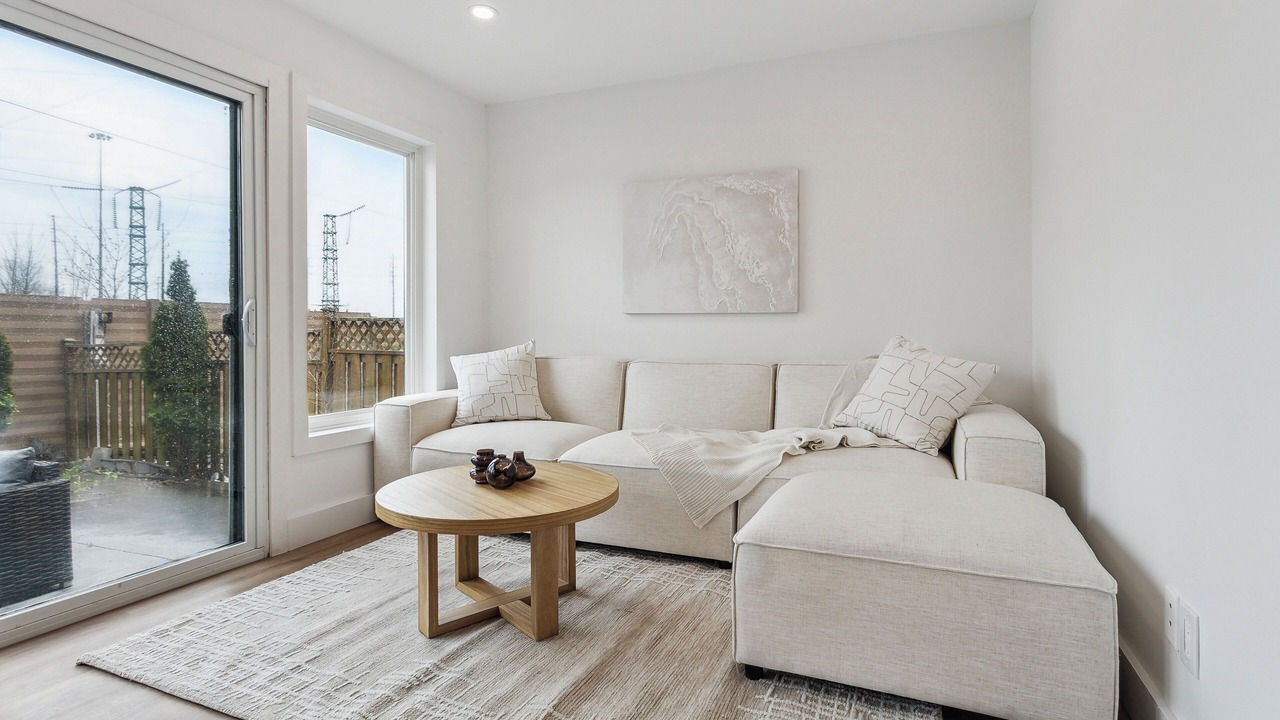 Photo of Livingroom in Mavis-Erindale
