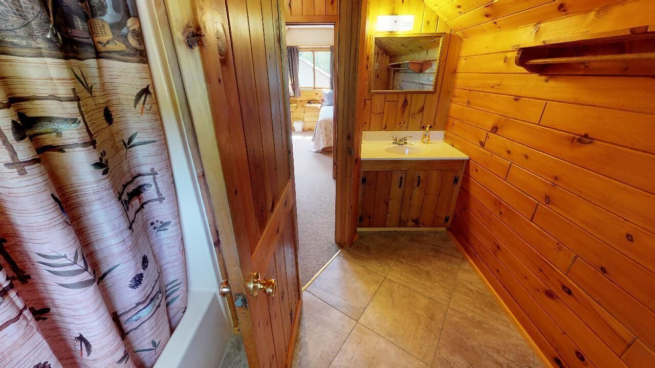 Photo of Bathroom in Gaines