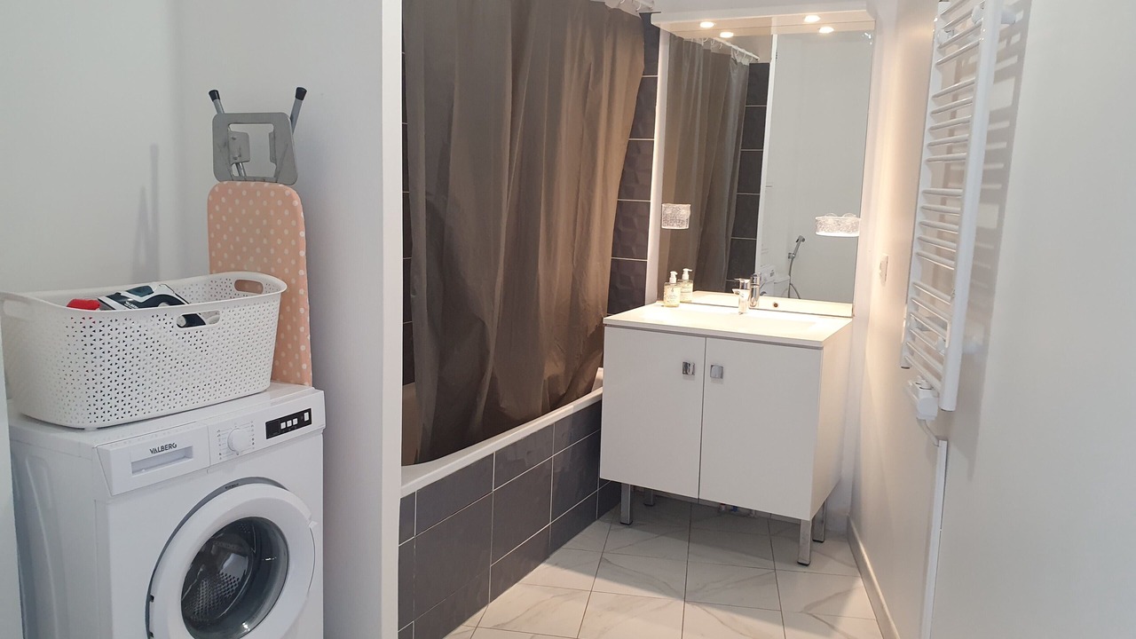 Photo of Bathroom in Villejuif