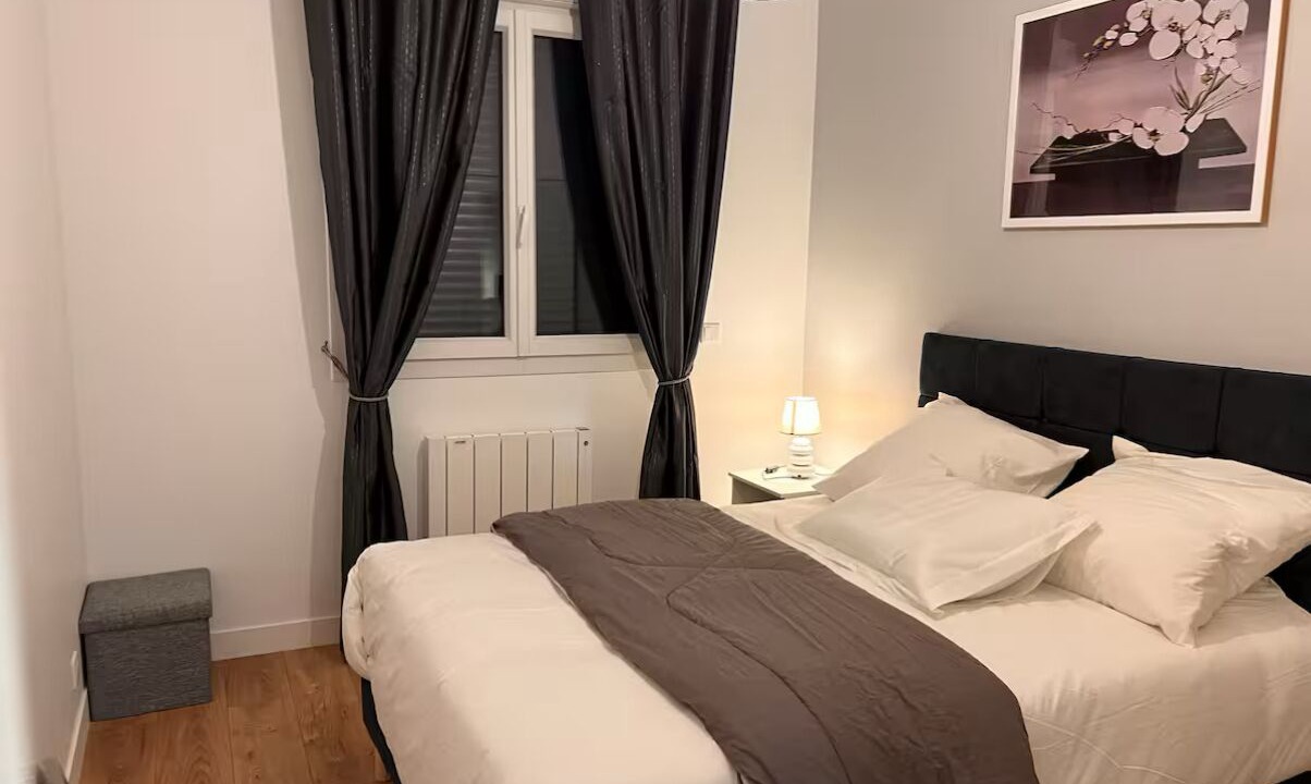 Photo of Bedroom in L'Economie