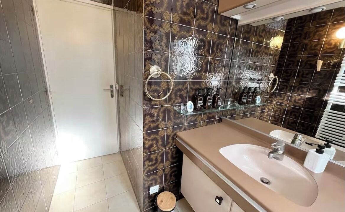 Photo of Bathroom in Thiais