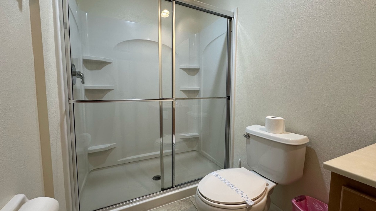 Photo of Bathroom in Sunset Lakes