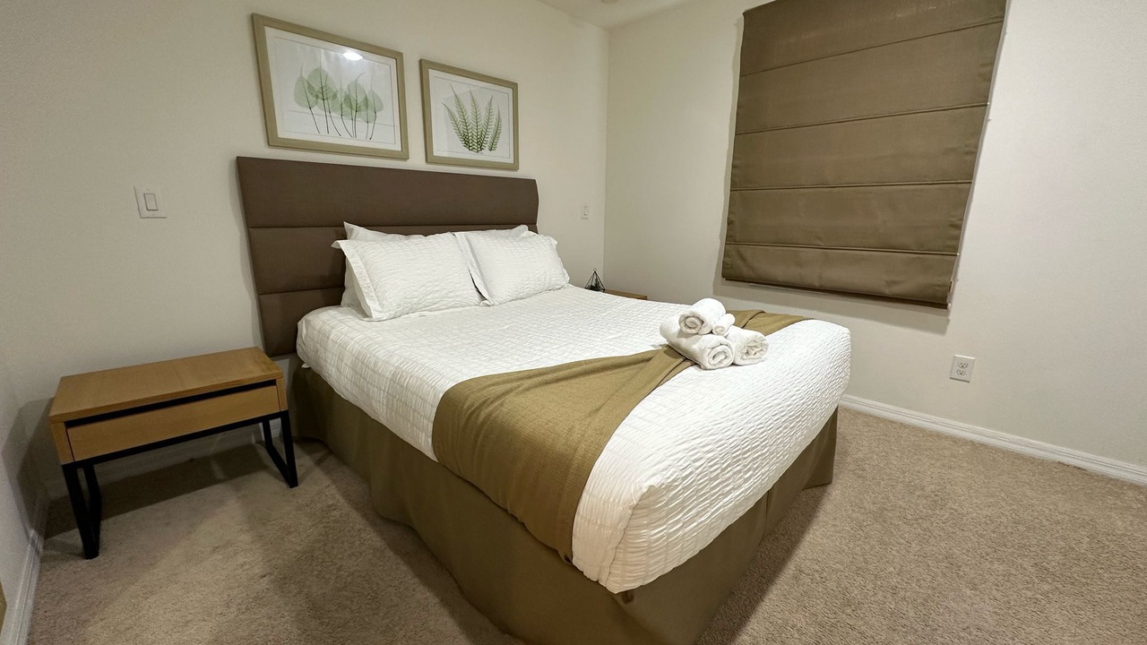 Photo of Bedroom in Sunset Lakes