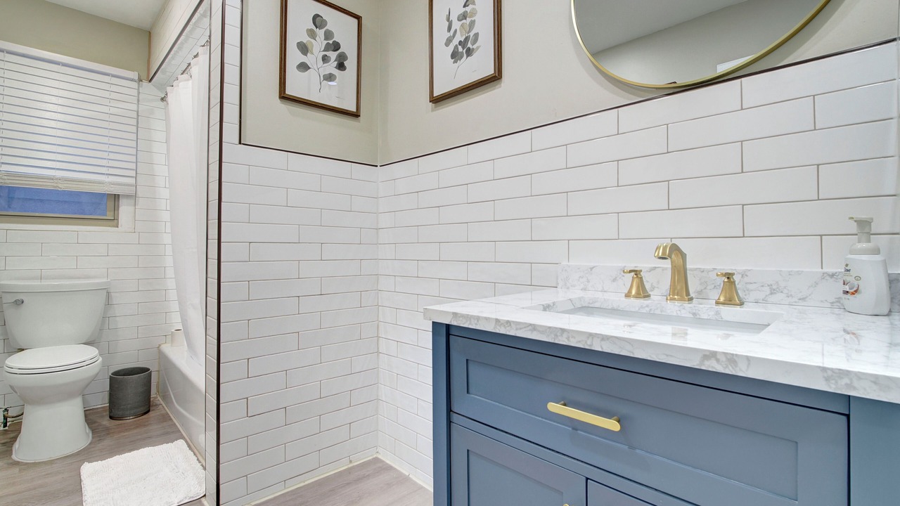 Photo of Bathroom in McGinley Square