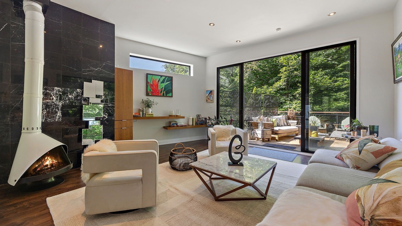 Photo of Livingroom in Lytton Park