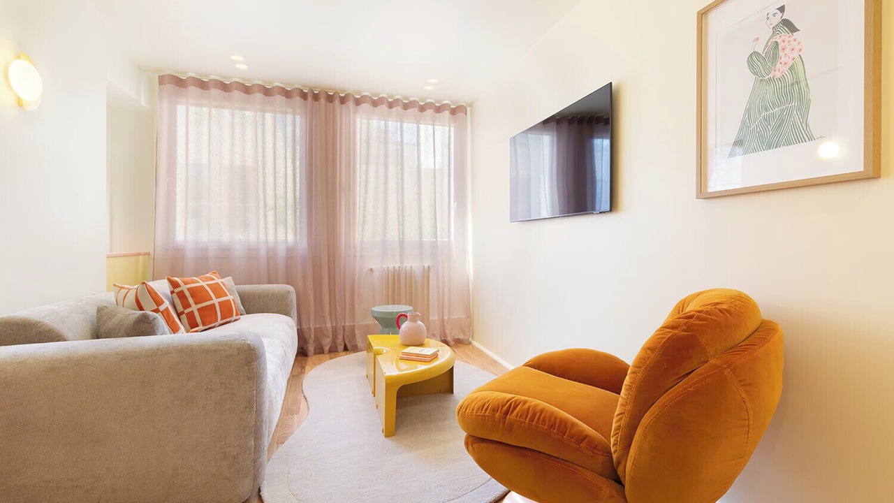 Photo of Livingroom in 8th Arrondissement