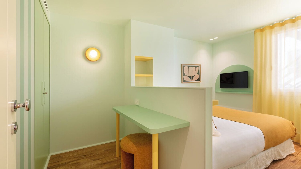 Photo of Bedroom in 8th Arrondissement