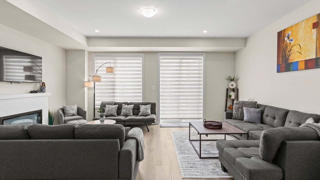Photo of Livingroom in Oakville