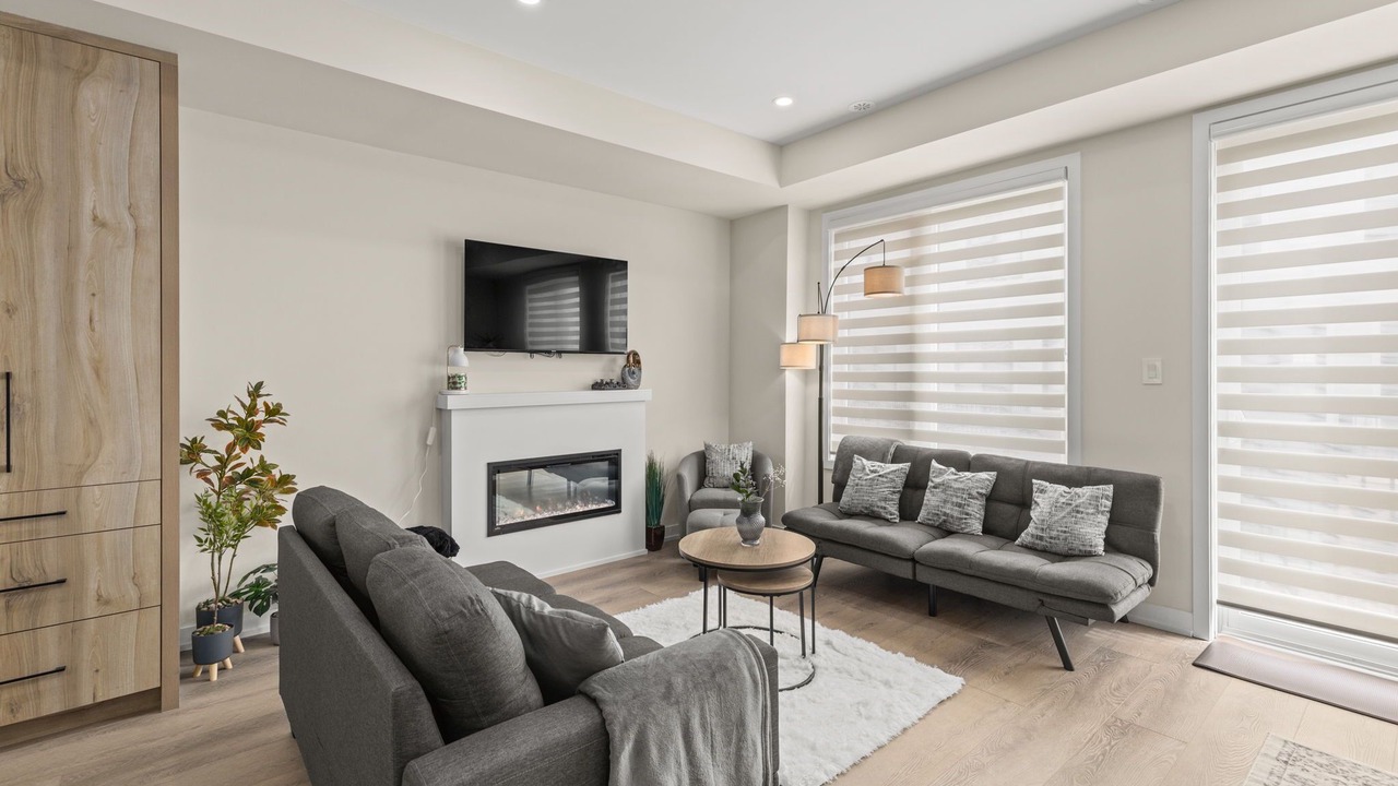 Photo of Livingroom in Oakville