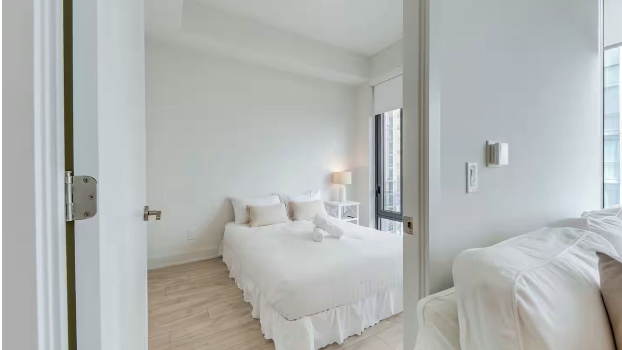 Photo of Bedroom in Bloor-Yorkville