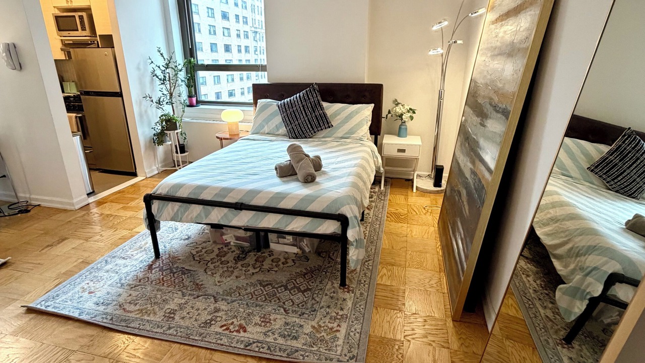 Photo of Bedroom in Midtown South