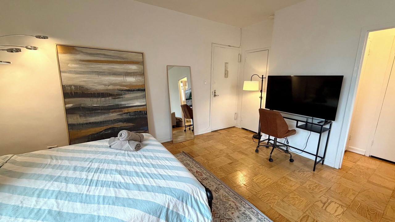 Photo of Bedroom in Midtown South