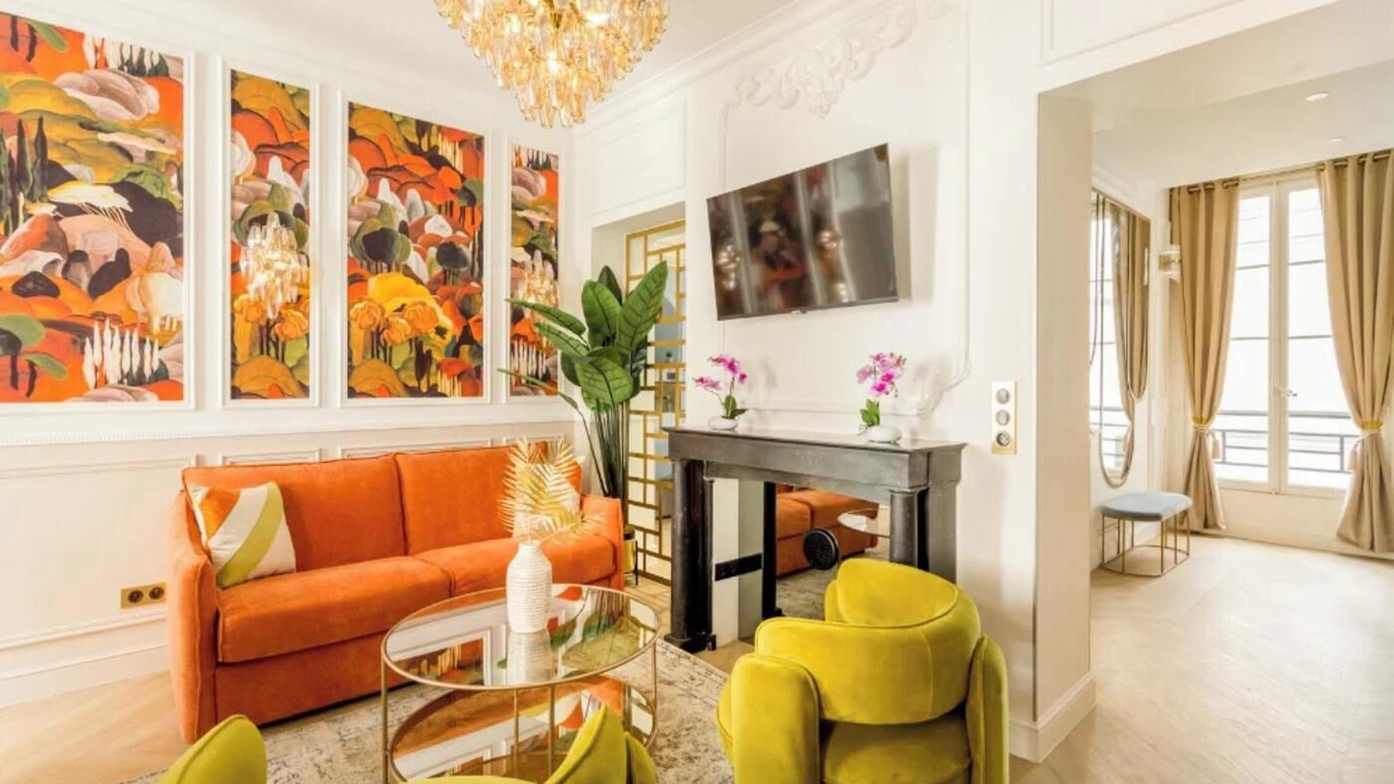 Photo of Livingroom in 8th Arrondissement
