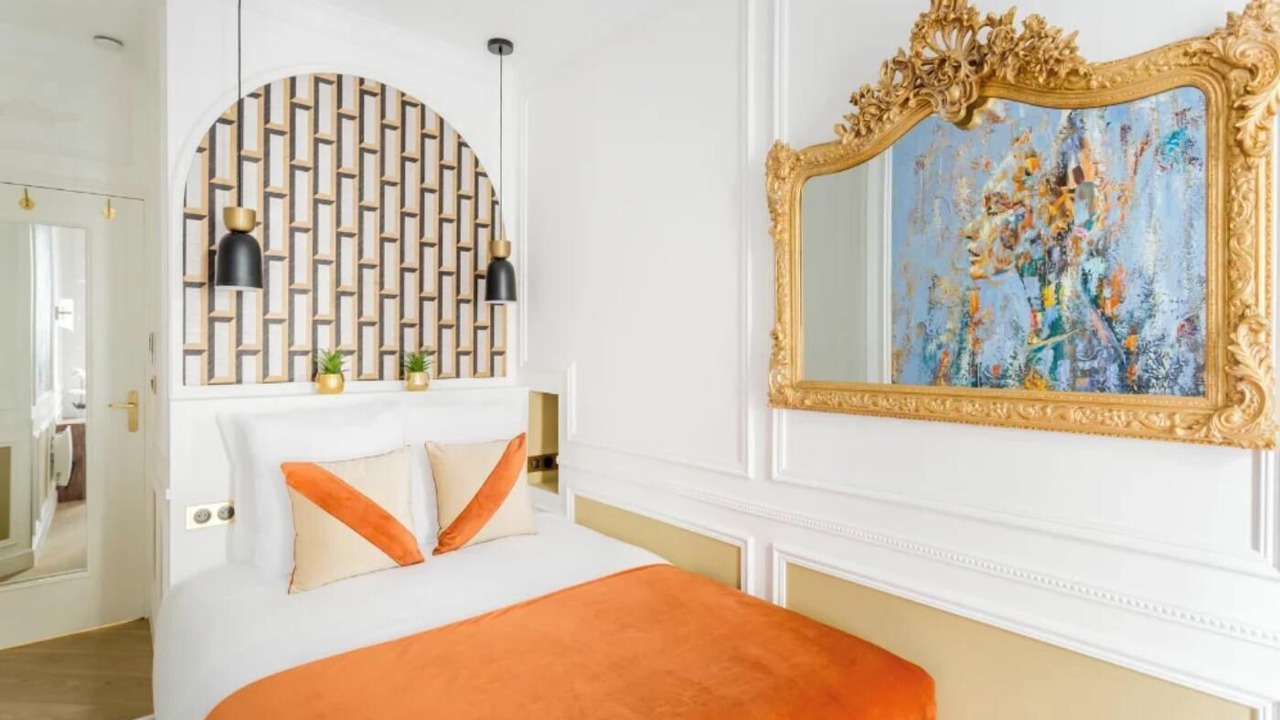 Photo of Bedroom in 8th Arrondissement