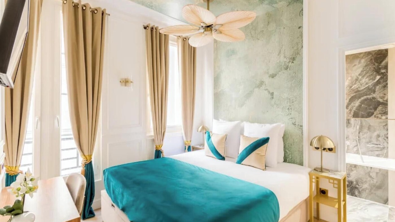 Photo of Bedroom in 8th Arrondissement