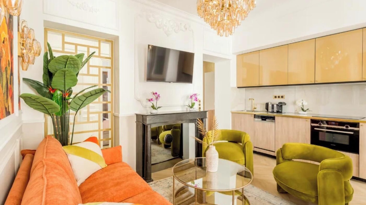 Photo of Livingroom in 8th Arrondissement