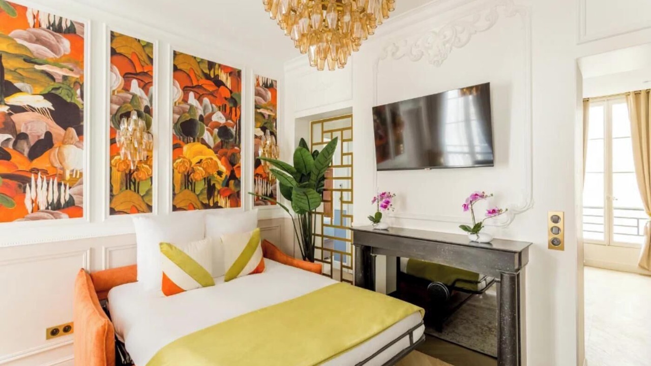 Photo of Bedroom in 8th Arrondissement