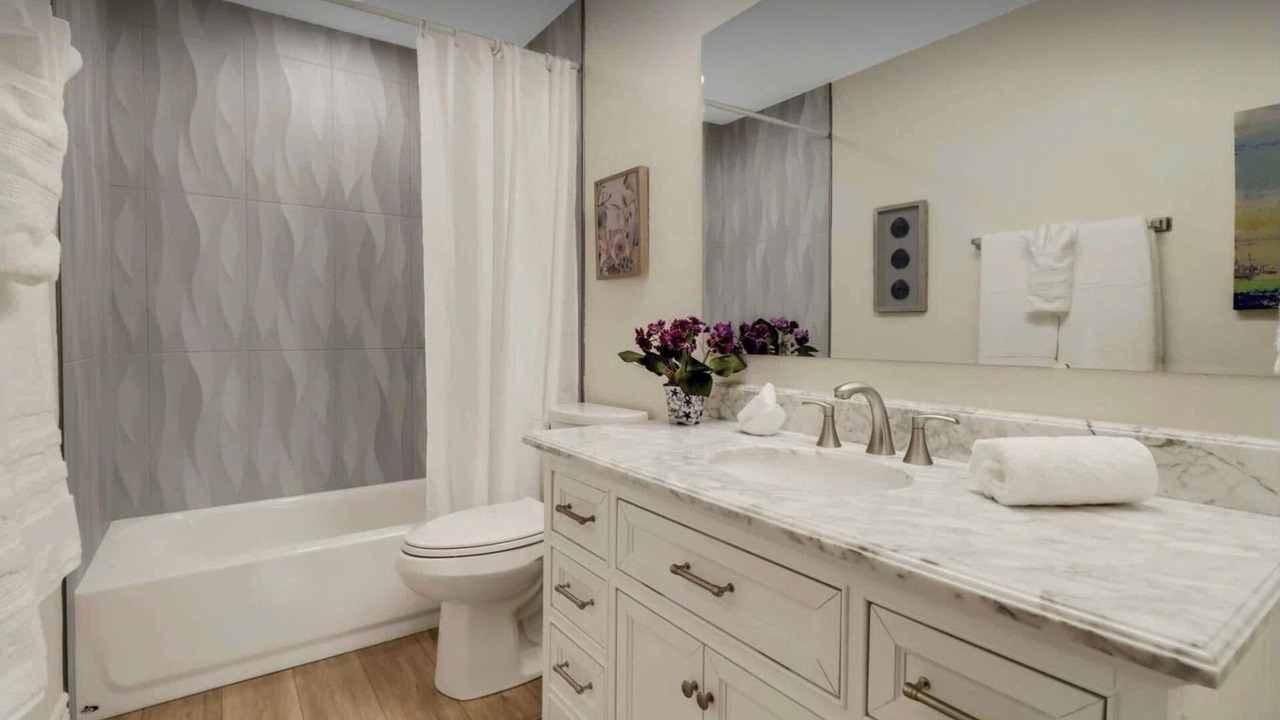 Photo of Bathroom in Emerald Pines