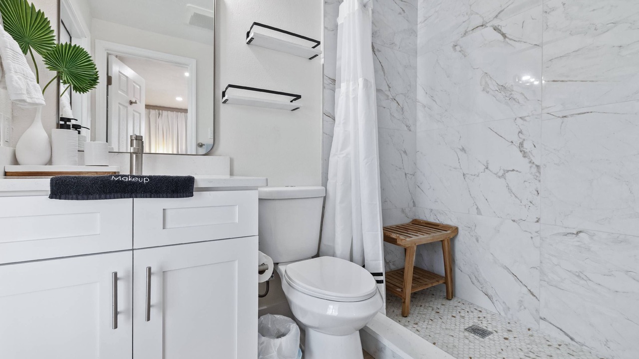 Photo of Bathroom in Embassy Hills