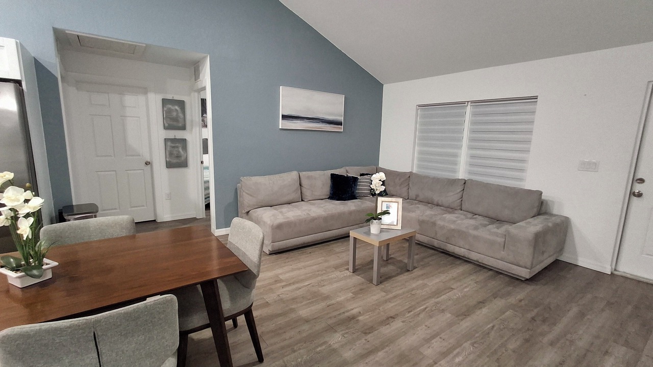 Photo of Livingroom in LaBelle